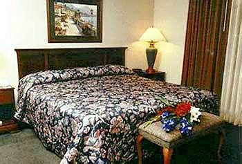 Lees Inn & Suites Мънси Екстериор снимка